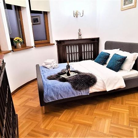 Central Arghezi University Square Apartment Bucureşti Ngoại thất bức ảnh