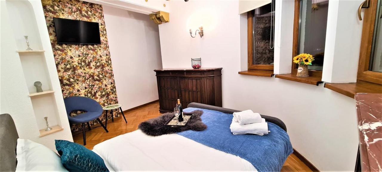 Central Arghezi University Square Apartment Bucureşti Ngoại thất bức ảnh