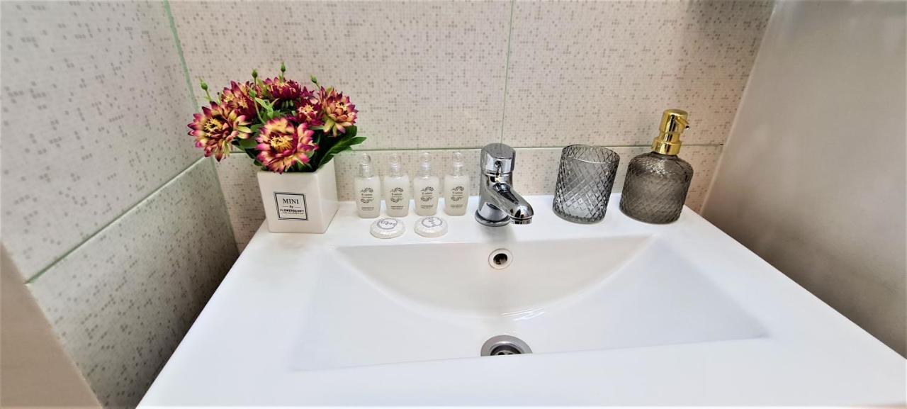 Central Arghezi University Square Apartment Bucureşti Ngoại thất bức ảnh
