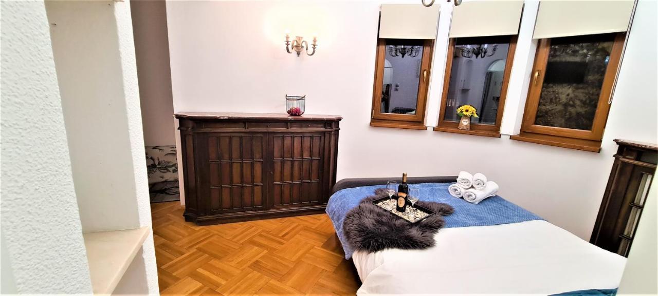 Central Arghezi University Square Apartment Bucureşti Ngoại thất bức ảnh